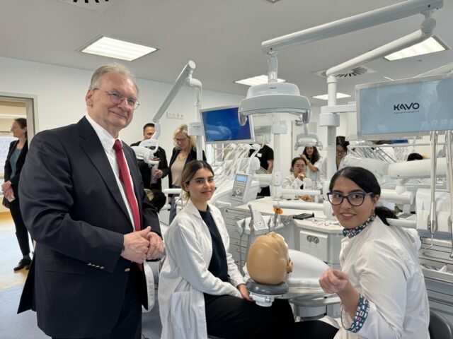 Gemeinsam gegen den Zahnärztemangel: Landesregierung will Zahnärzte in Ungarn ausbilden