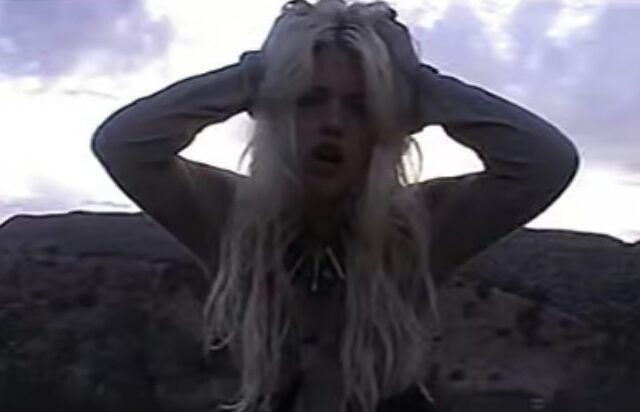 PAULA DALLA CORTE präsentiert ihre neue Single „Ugly Beauty“ / Musikvideo-Premiere heute um 16 Uhr