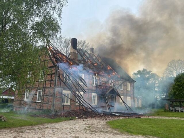 Feuerwehr im Einsatz: Einfamilienhaus brennt in der Altmark