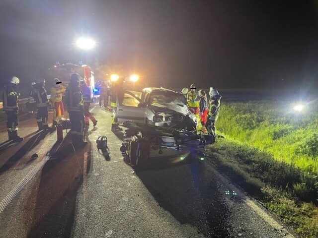 Vier Verletzte nach Frontalzusammenstoß