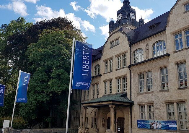 Wegen Kommunalwahlergebnissen: Studierende besetzen Uni-Hörsaal in Jena