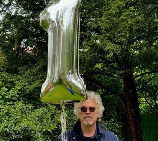 Niedeckens BAP knacken mit neuem Live-Album »Zeitreise – Live im Sartory“ alten Beatles Rekord / 13. Nummer 1 Album der Kölner Rocklegenden an der Spitze der deutschen Albumcharts