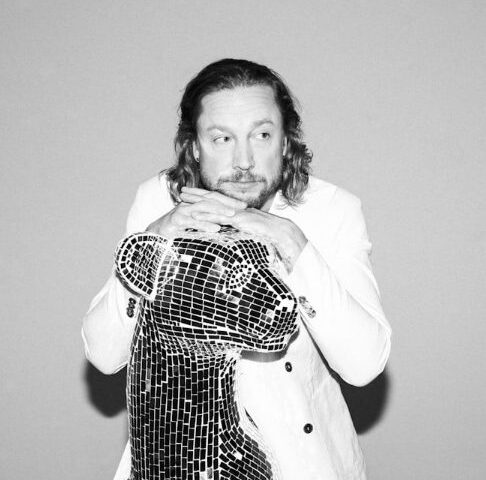 Samu Haber veröffentlicht seine neue Single „Dancing With A Broken Heart“