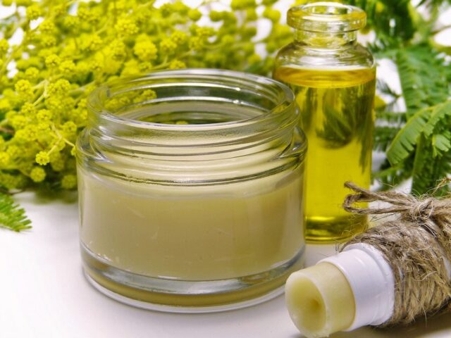 Workshop am Freitag in der Stadtbibliothek Magdeburg: Pflegecreme mit ätherischen Ölen selber herstellen