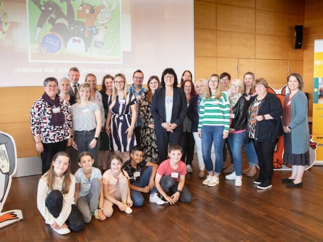 Fit im Netz: Erneut „Internet-ABC-Schulen“ für Vermittlung von Internetkompetenz in Sachsen-Anhalt ausgezeichnet
