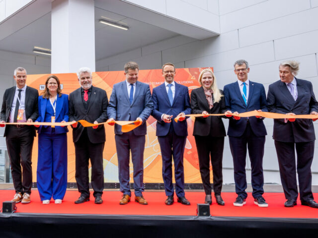 Willingmann bei Einweihung von mRNA-Kompetenzzentrum am Biotech-Standort Halle