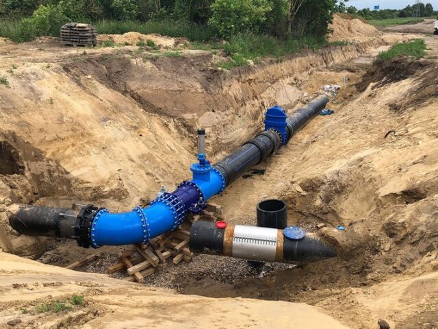 Trinkwasserleitung auf dem Intel-Gelände erfolgreich umverlegt / Weiterer Meilenstein für geplante Ansiedlung