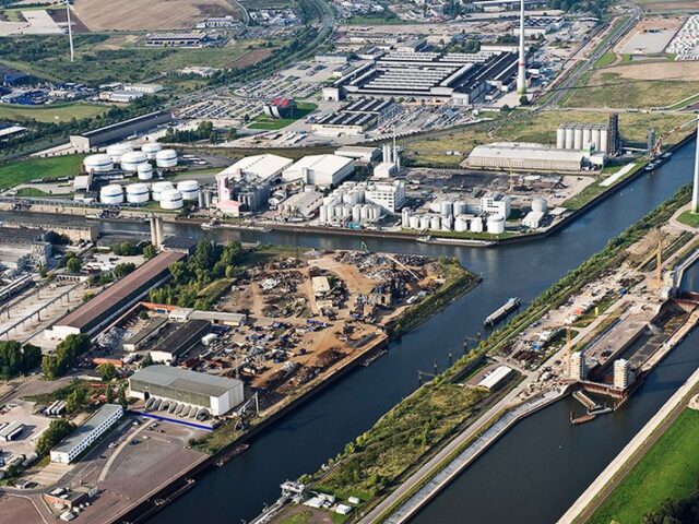 Neue Uferwand im Hafenbecken II fertiggestellt / Hafenprojekt erfolgreich abgeschlossen