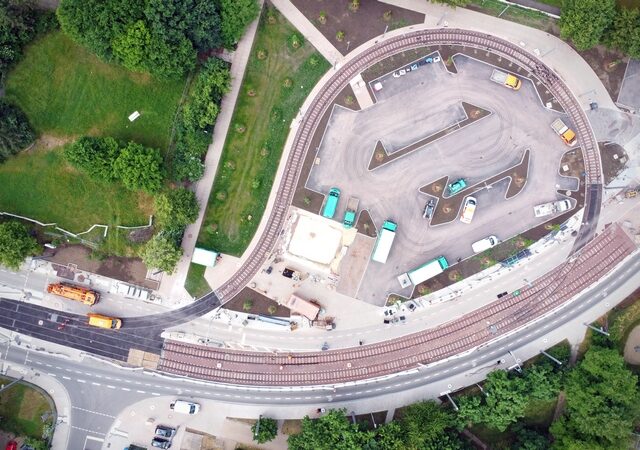 Nord-Süd-Verbindung für die Straßenbahn: Neuer Parkplatz im Neustädter Feld übergeben