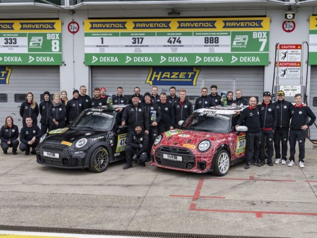 Klassensieg vor Weltpremiere: MINI John Cooper Works und Bulldog Racing feiern Triumph beim 24-Stunden-Rennen am Nürburgring 2024