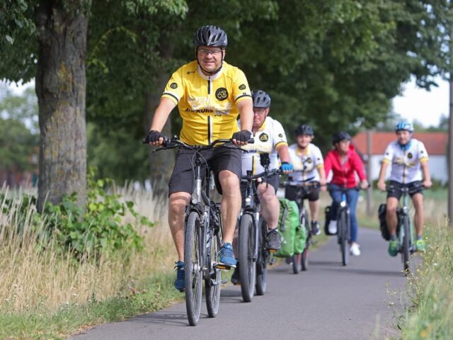 „Auf Kurs“: Minister Sven Schulze auf Fahrrad-Sommer-Tour durch Sachsen-Anhalt
