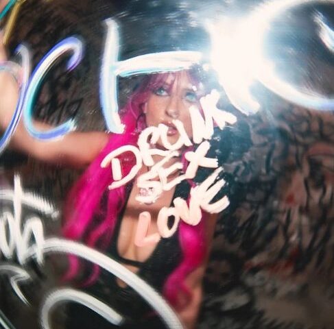 DUEJA veröffentlicht ihre neue Single „drunk, sex, love“