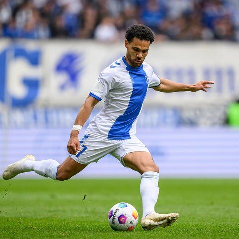 Abwehrspieler Herbert Bockhorn verlängert Vertrag beim 1. FC Magdeburg