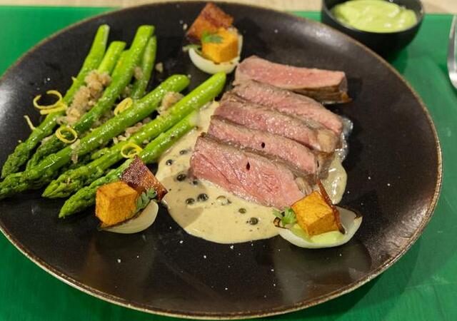 Die Küchenschlacht: Rumpsteak au poivre mit grünem Spargel vom 14. Juni 2024