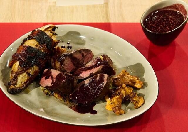 Die Küchenschlacht: Rehmedaillons mit Holundersauce vom 07. Juni 2024