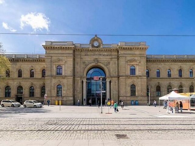 Knoten Magdeburg: Deutsche Bahn erneuert die Eisenbahnbrücke über Hallische Straße / Sperrung des Magdeburger Hauptbahnhofs am 20. und 21. Juli