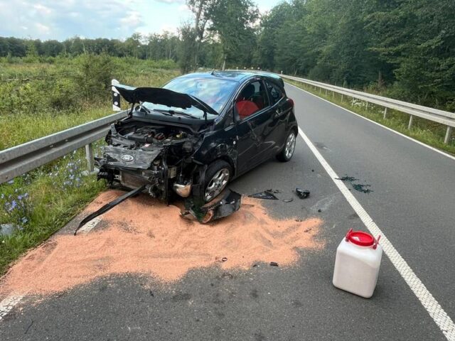 Vollsperrung nach Verkehrsunfall auf B185