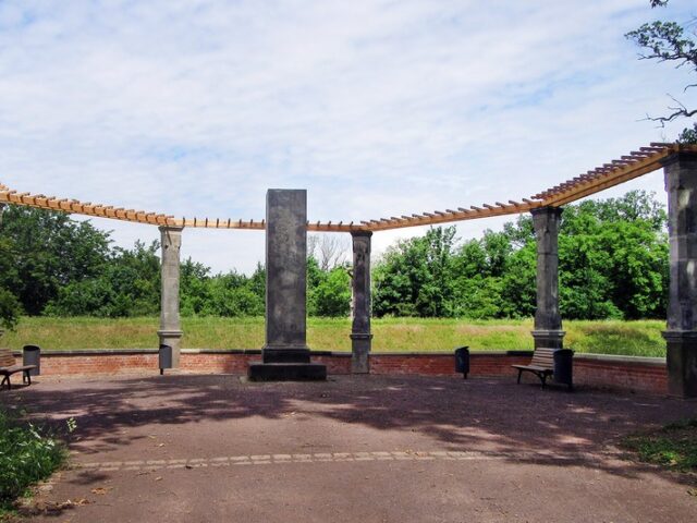 Borussia-Denkmalensemble rekonstruiert /  120.000 Euro für Denkmal im Herrenkrugpark