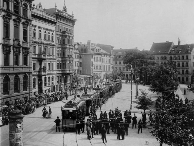 Happy Birthday: 125 Jahre Elektrische in Magdeburg