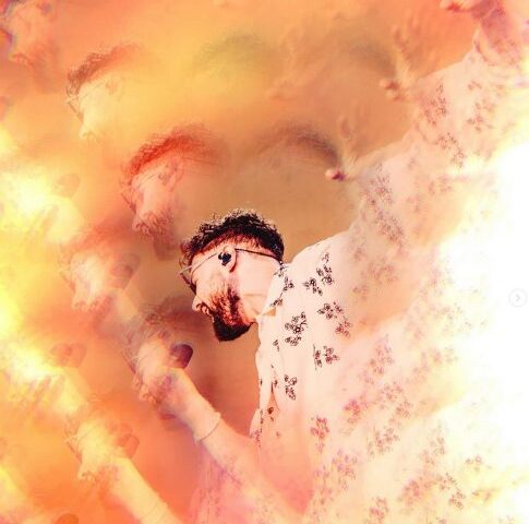 Calum Scott veröffentlicht “Roots” und liefert perfekte Sommer-Vibes!