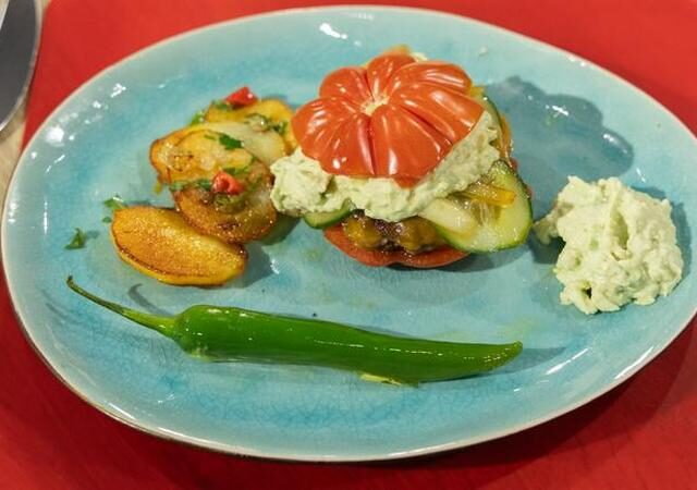 Die Küchenschlacht: Tomaten-Burger vs. Petersilien-Kartoffeln vom 1. Juli 2024
