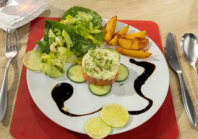 Die Küchenschlacht: Lachstatar vs. Armenische Tomatensuppe vom 31. Juli 2024