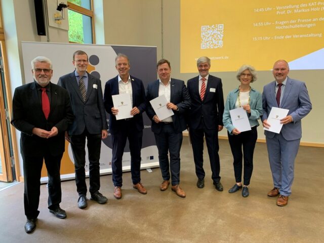 Willingmann übergibt Förderung über 19,8 Mio. Euro für Forschungsnetzwerk der Hochschulen