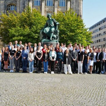 Stadtverwaltung begrüßt 55 neue Auszubildende / Ausbildungsbeginn in der Landeshauptstadt