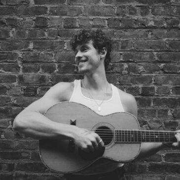 Shawn Mendes veröffentlicht zwei neue Songs “Why Why Why” & “Isn’t It Enough” aus seinem neuen Album “Shawn”