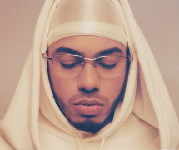 Rapper Myke Towers & NTG präsentieren „LA PRIMERA VEZ“ (Video Oficial)