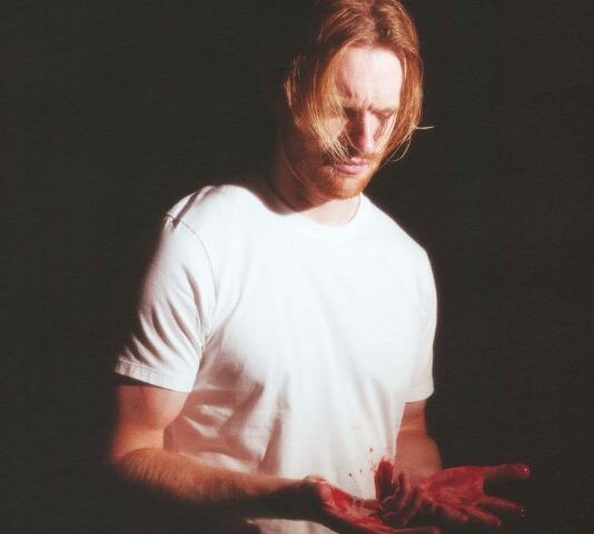 Finneas veröffentlicht seine neue Single “For Cryin‘ Out Loud”