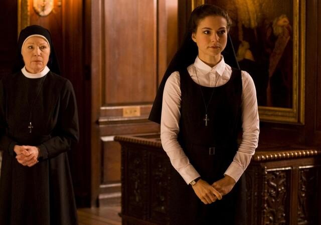 Aus der Herzkino-Reihe Rosamunde Pilcher: Im Zweifel für die Liebe (ZDF 13:40 – 15:10 Uhr)