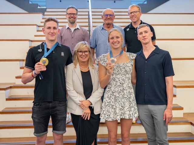 Eintrag ins Goldene Buch nach erfolgreicher Teilnahme bei den Olympischen Sommerspielen in Paris 2024 / Sportlerinnen und Sportler im Alten Rathaus empfangen