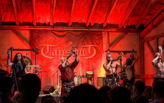 „Tanzwut“ und Drahtseilakte auf dem Kaiser-Otto-Fest 2024