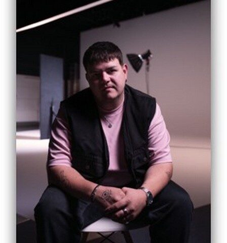 ISAAK veröffentlicht seine emotionale neue Single „word by word“ / Ab November auf Deutschlandtour