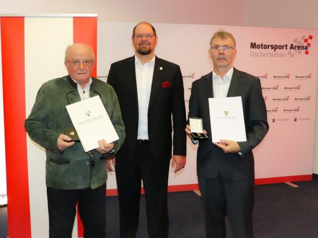 Friedhelm Sienholz und Dietmar Neubauer mit Ehrennadel des Landes Sachsen-Anhalt ausgezeichnet