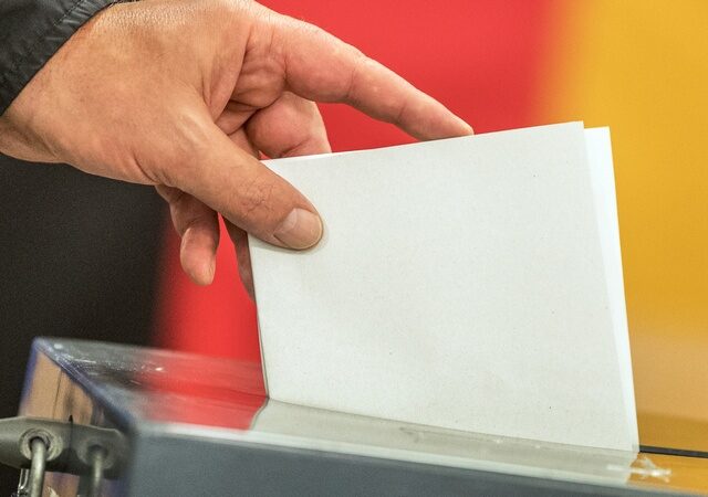 ARD-DeutschlandTREND: Gut jeder Zweite wünscht sich vorgezogene Neuwahlen