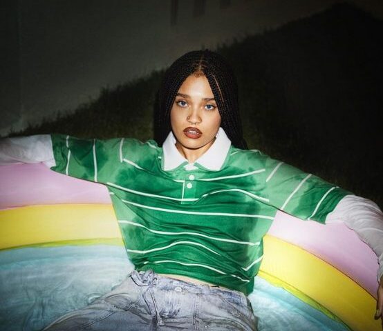 Shootingstar Sara James veröffentlicht neue Single “PSYCHO”