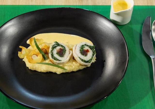 Die Küchenschlacht: Gerollte Seezunge mit Rote Bete vom 11. Oktober 2024