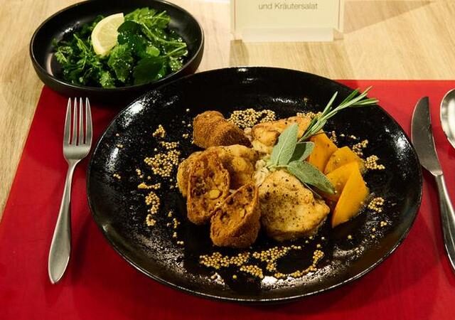 Die Küchenschlacht: Chorizo-Kroketten vs. Kräutersalat vom 04. Oktober 2024