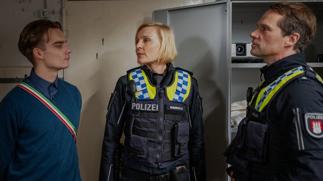 Krimiserie: Notruf Hafenkante – Ehrenwertes Haus (ZDF 19:25 – 20:15 Uhr)