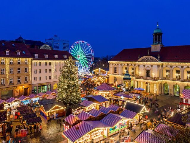Beschäftigtenparkplatz am Neuen Rathaus wieder an Weihnachtsmarktwochenende geöffnet