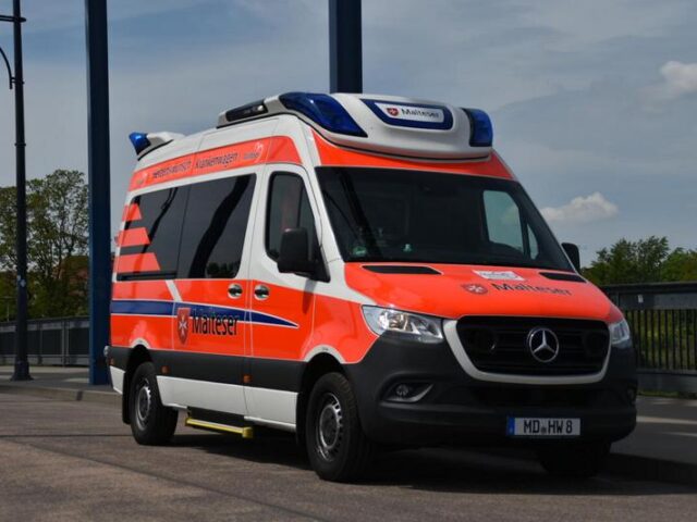 Schwerverletzte Frau nach Verkehrsunfall auf dem Ring