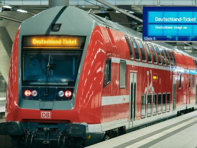 SPD und Grüne im Bundestag: Lösungsvorschlag für D-Ticket