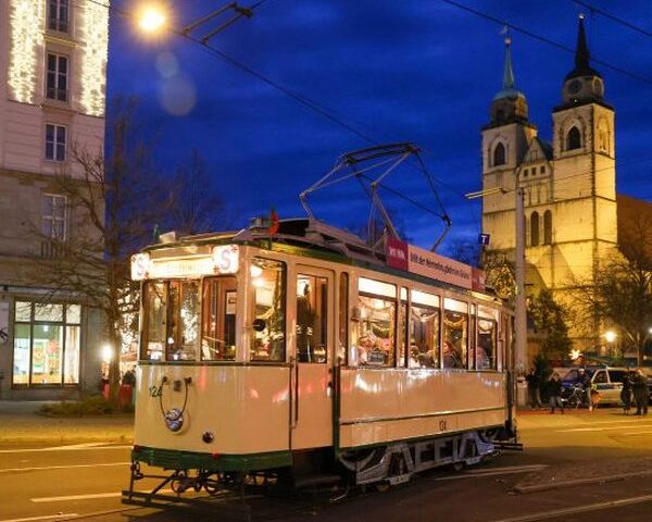 Mit der Advents-Straßenbahn heute in den Herrenkrug