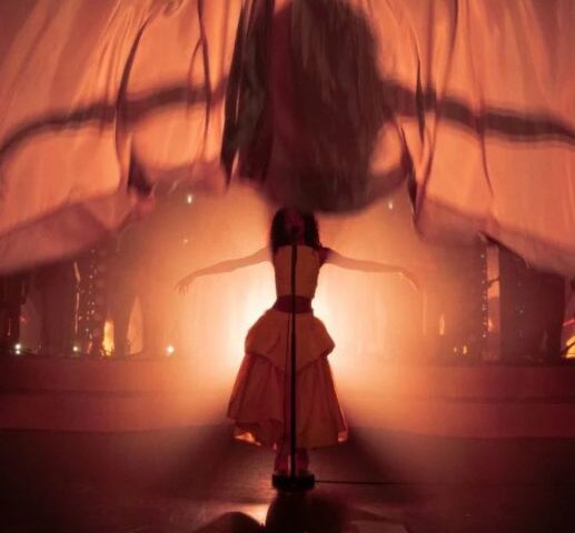 Olivia Dean veröffentlicht ihr erstes Live-Album „Live At Eventim Apollo”