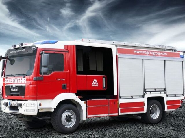 Brandschutz 2024: Staatssekretär übergibt Löschfahrzeug an Ortsfeuerwehr Querfurt