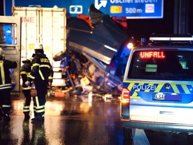 Tragischer Verkehrsunfall auf der A2 bei Uhrsleben