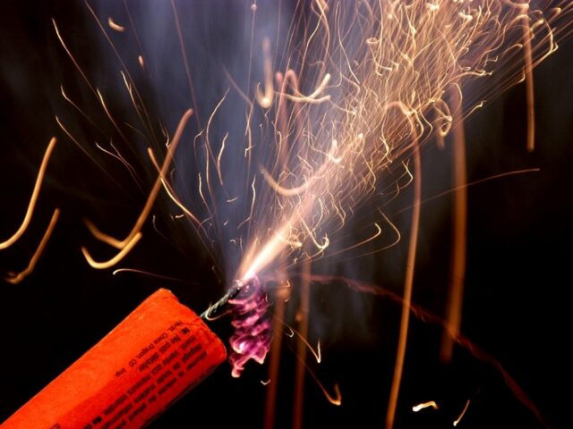 240 kg Silvesterfeuerwerk durch Magdeburger Zoll sichergestellt