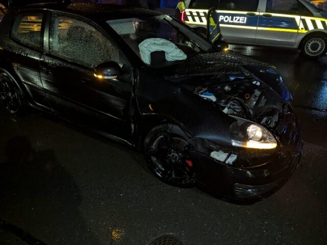 Autos nach Verkehrsunfall nicht mehr fahrbereit